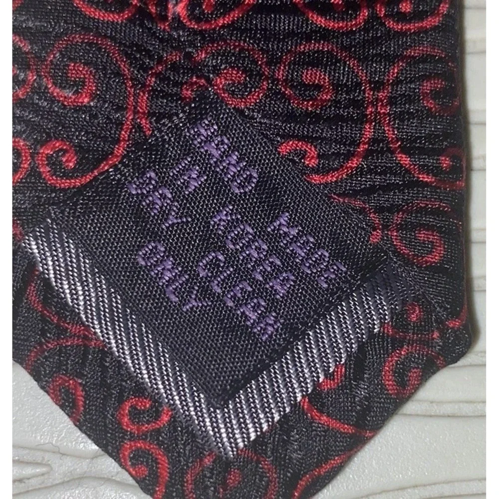 Bruno Piattelli Mens Red&Black Paisley 100%‎ Silk Necktie 58